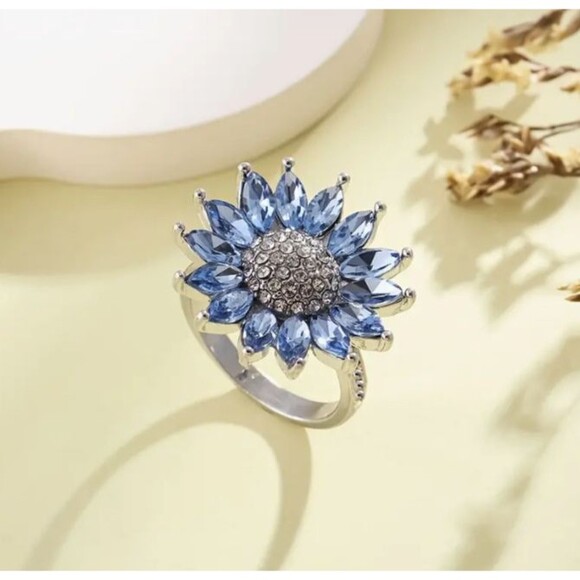 Silver Blue Marquise Flower Ring Clear Stones Center Size 9 - Picture 3 of 3